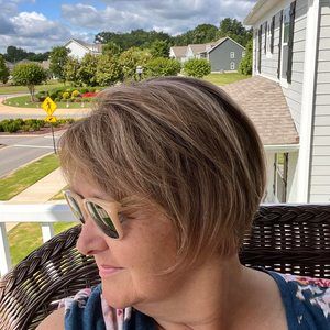 Meet your Posher, Lori